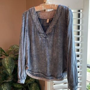 Anthropologie V-Neck blouse, X-Small EUC